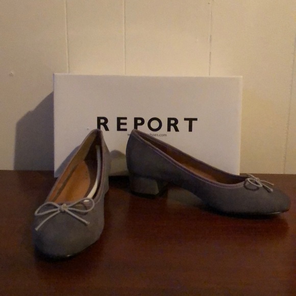 Gray Pump - Picture 2 of 4